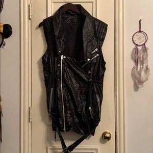 Skin graft black vest